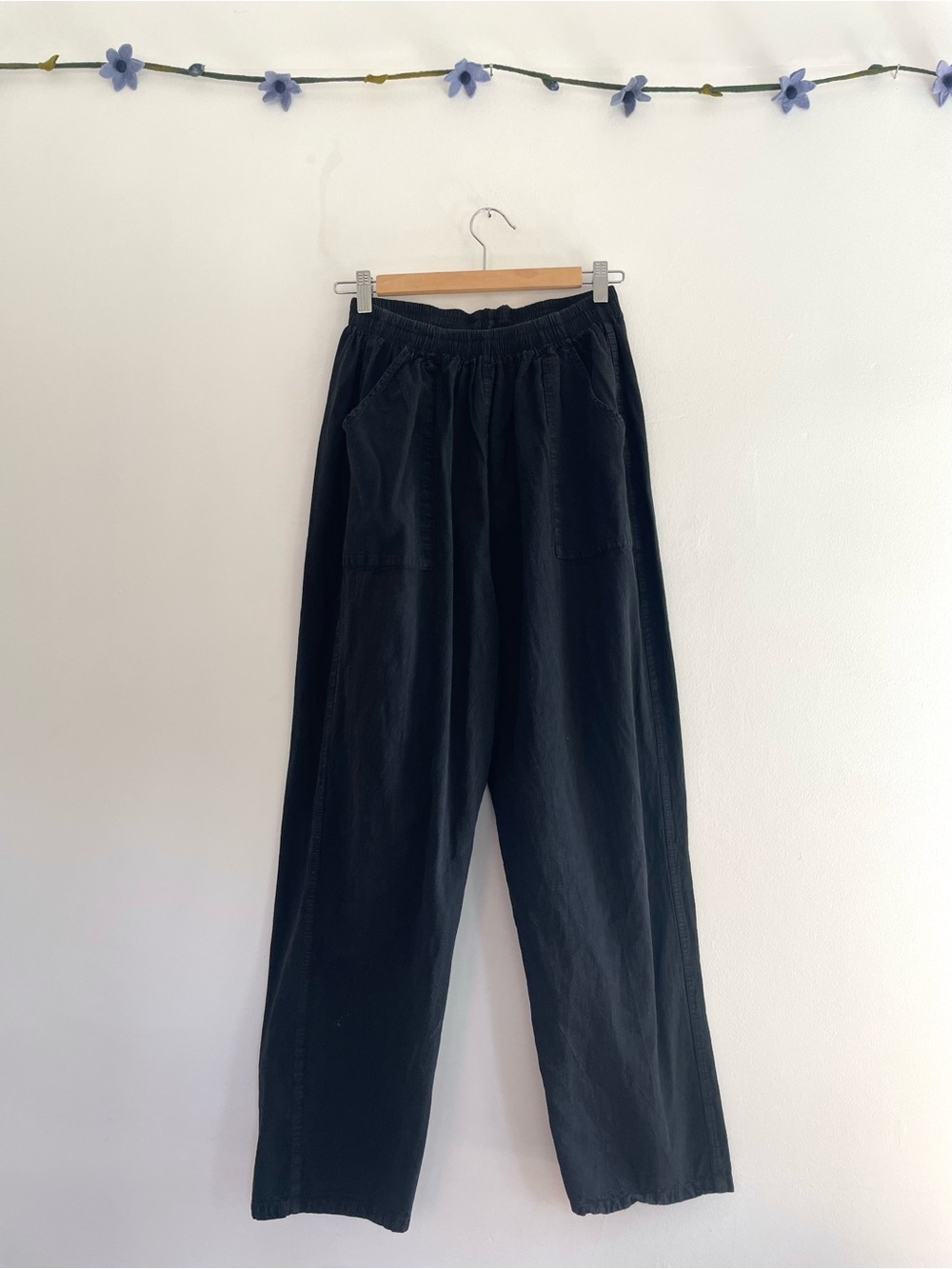 Men's Black Relaxed-Fit Elastic Waist Pants